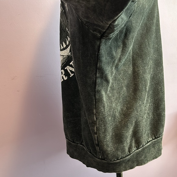 Maui Shark Crewneck - Picture 10 of 12